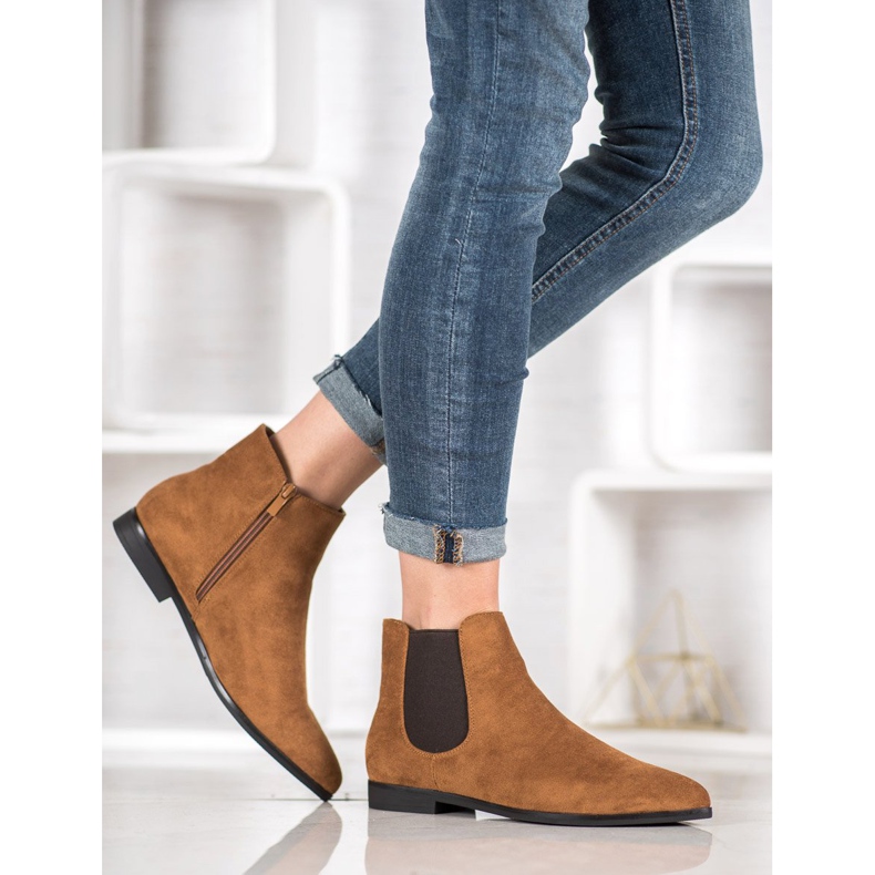 Marquiz Ghete În Spitz maro 2 Marquiz Ghete În Spitz maro 2