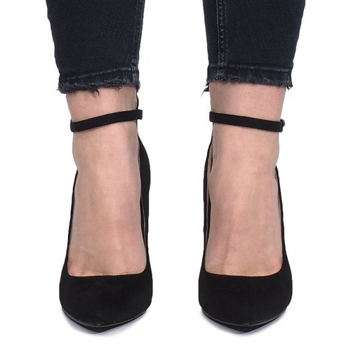 Pompele negre pe un toc Heaven negru 1