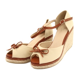 Vices Sandale cu pene pentru femei maro 3