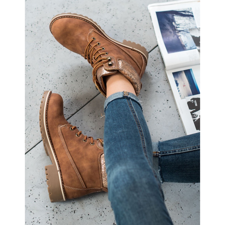 SDS Capcanii de cămile maro 2