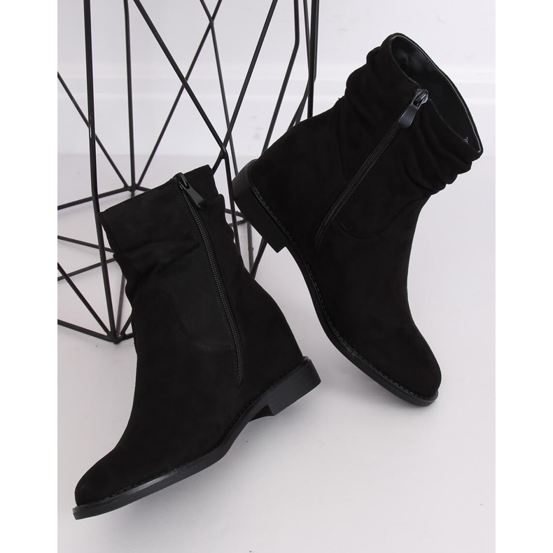 Cizme negre pe un toc ascuns 2C8AX7680-1 Negru 1