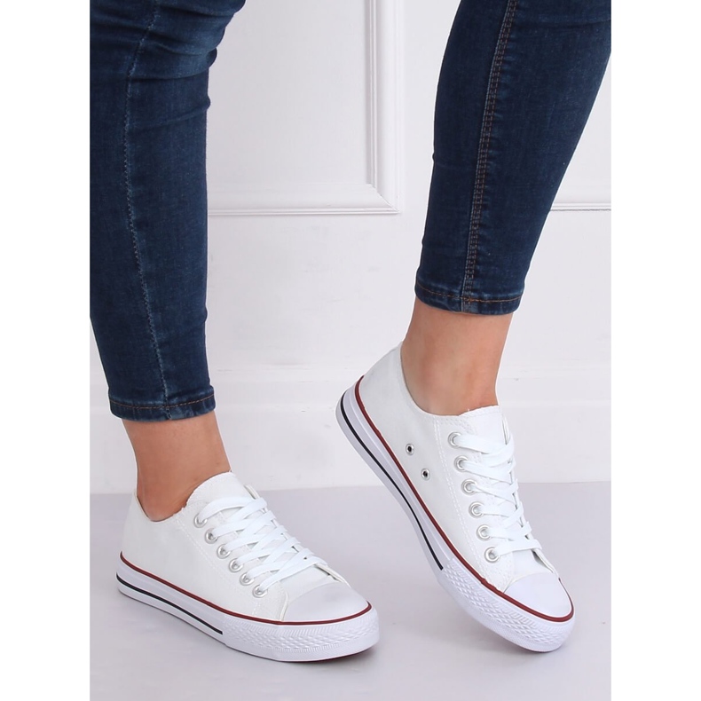 Adidași clasici albi pentru femei 7050Y Alb 1