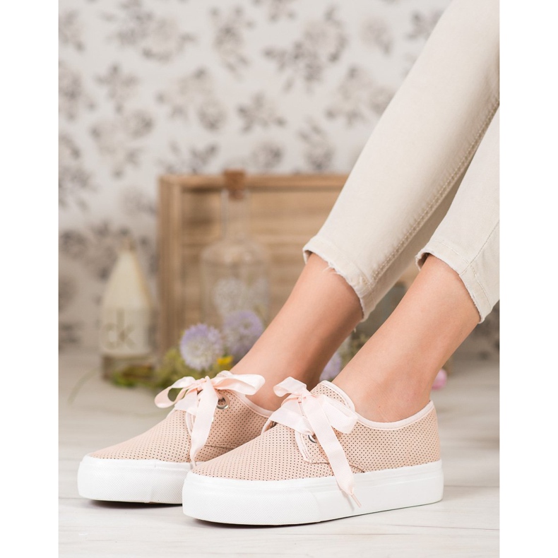 Kylie Adidași legați cu o panglică maro 1