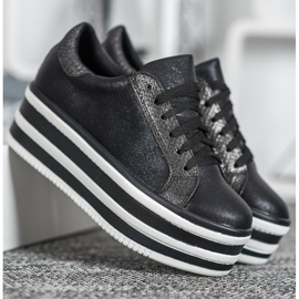 Seastar Adidași pe platforma modei negru 3