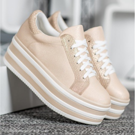 Seastar Adidași pe platforma modei maro 2