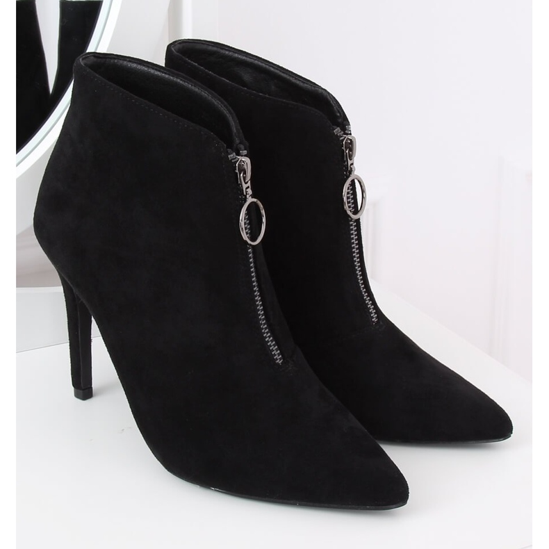 Cizme negre pe un pin negru A3-029 negru 2