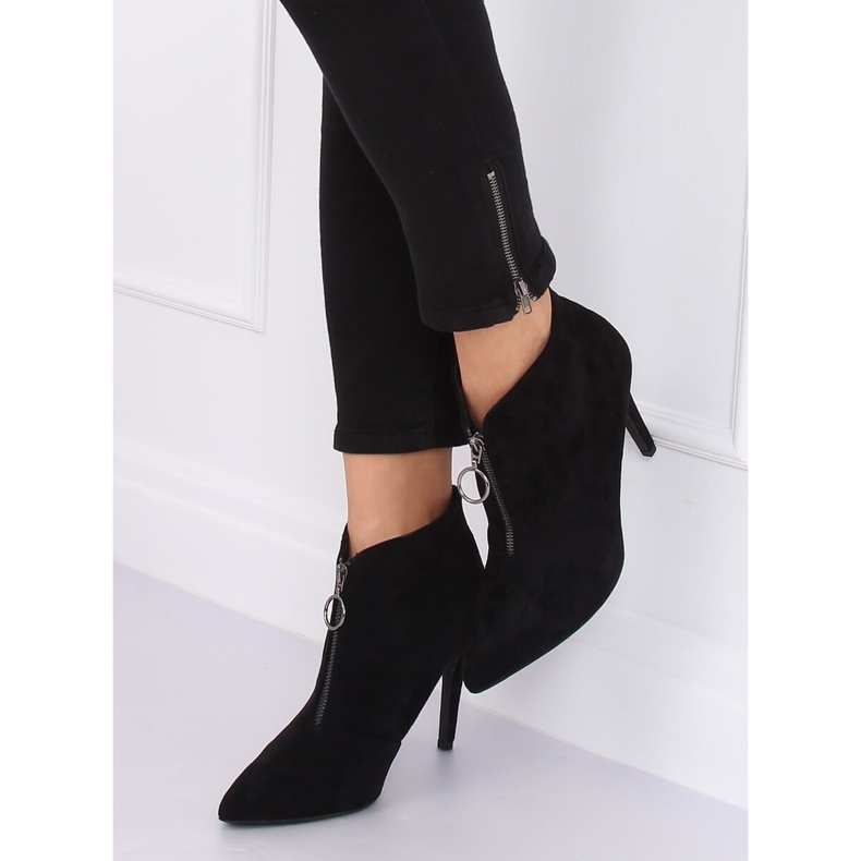 Cizme negre pe un pin negru A3-029 negru 1