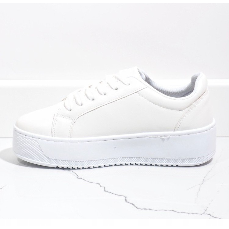 Adidași albi pe platforma 798 1