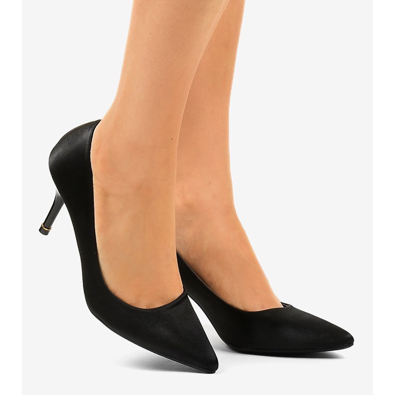 Pompă cu toc mic negru 1756-255 2