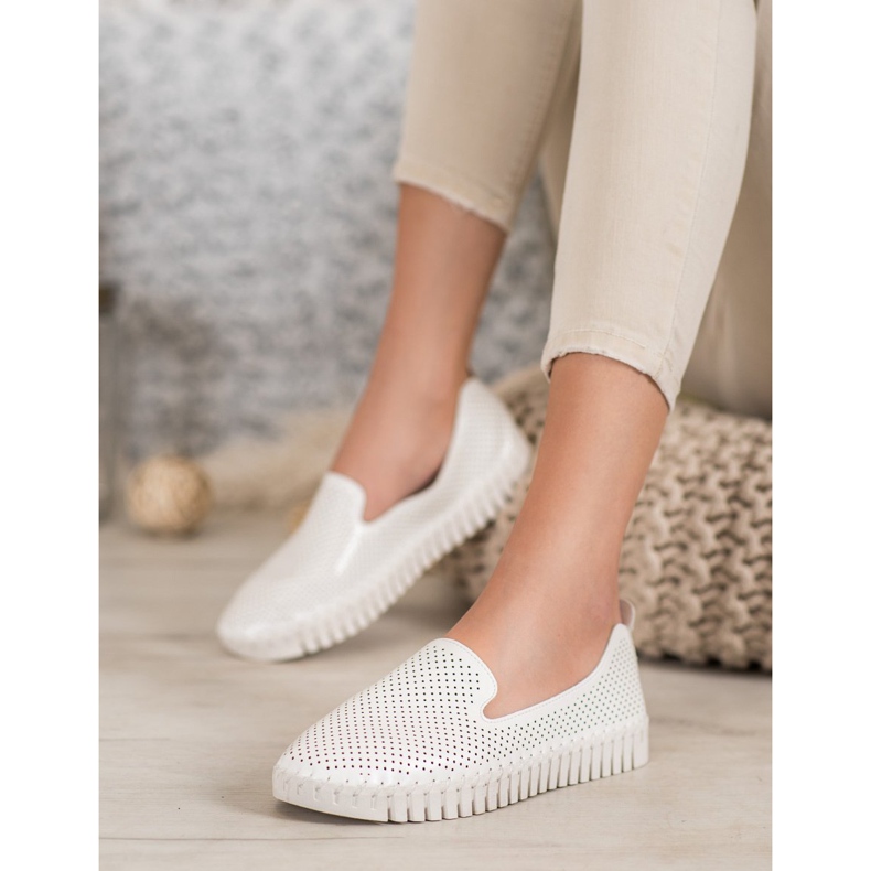 Goodin White Lords On The Platform alb 1