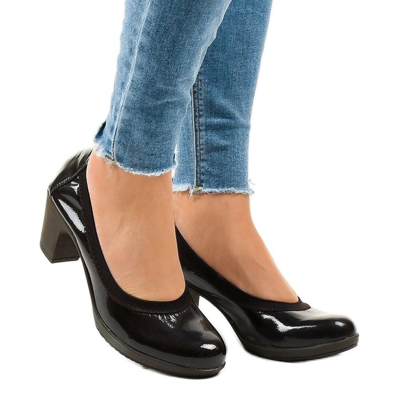 Pompe lăcuite maro pe stâlpul 579-2 1