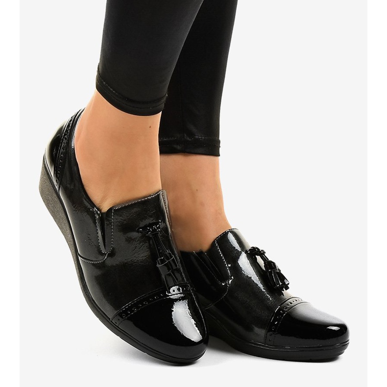 Pantofi negri cu pană 7-9022 negru 2