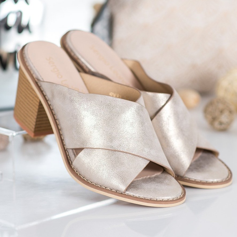 Sergio Leone Papuci Aurii La Bar de aur 2