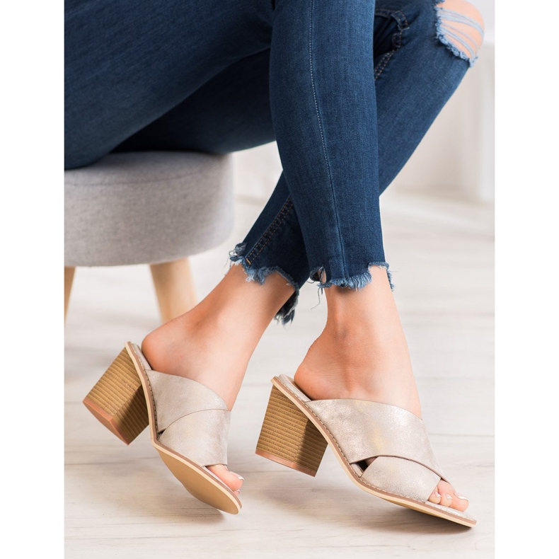 Sergio Leone Papuci Aurii La Bar de aur 1