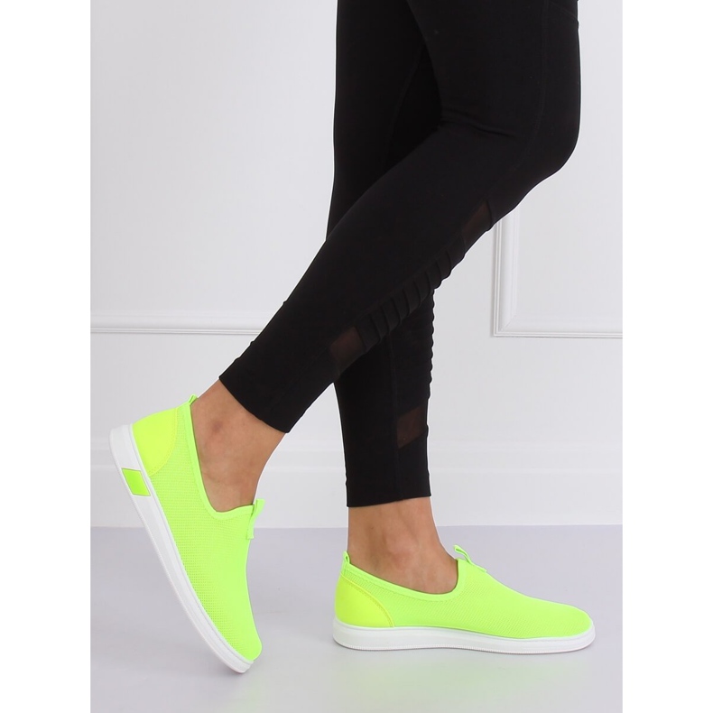 1066 Adidași alunecați de culoare verde neon 1