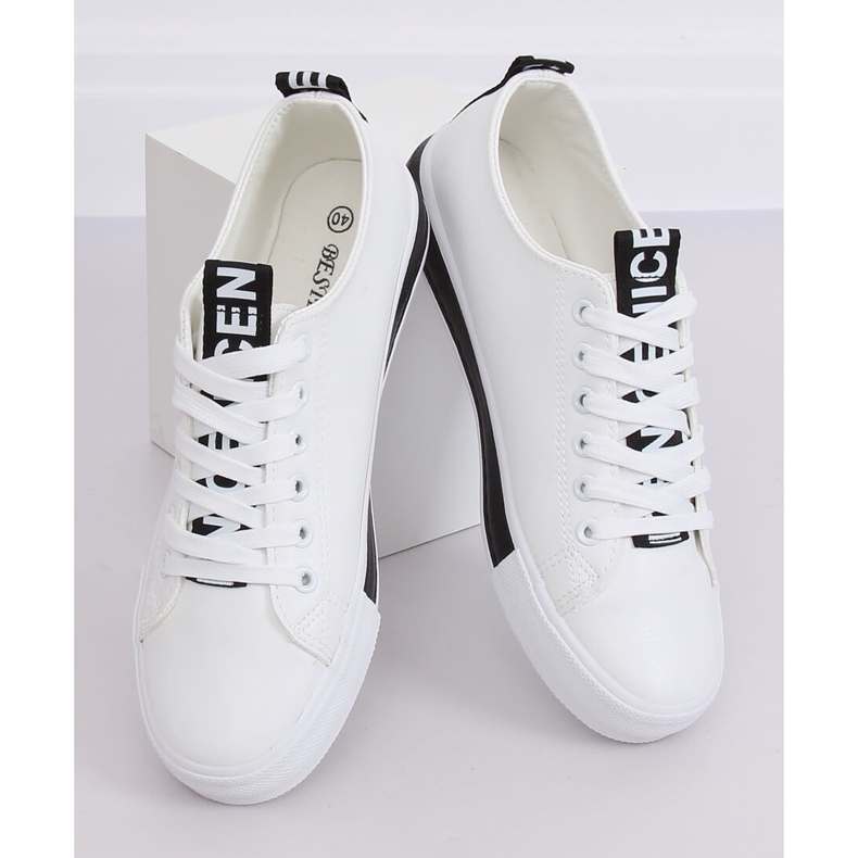 Adidași de damă alb-negru A88-23 W-BL 2