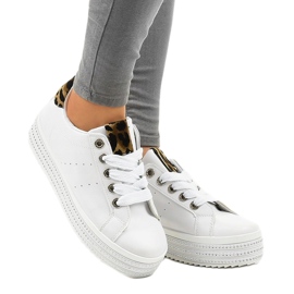 Adidași albi cu imprimeu leopard pe platforma M-071 1