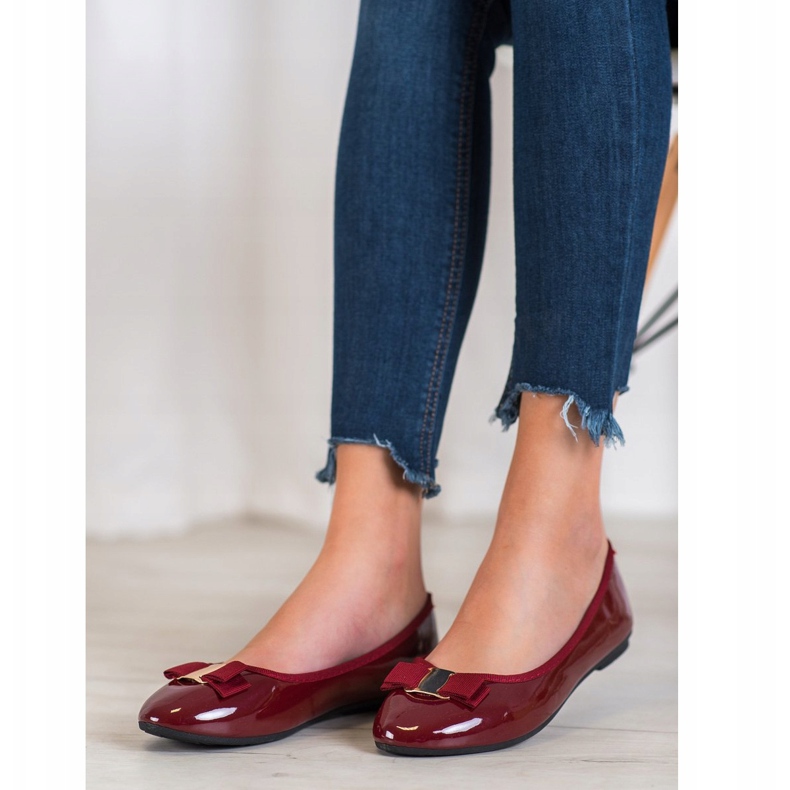 Fama Balerină lăcuită cu arc roșu 1