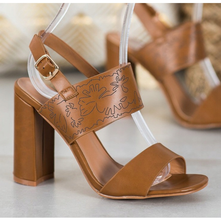 Small Swan Sandale Cu Model maro 1 Small Swan Sandale Cu Model maro 1