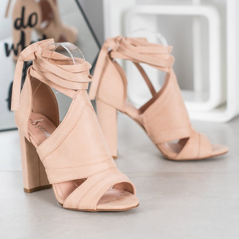 Seastar Sandale legate pe un post bej 1