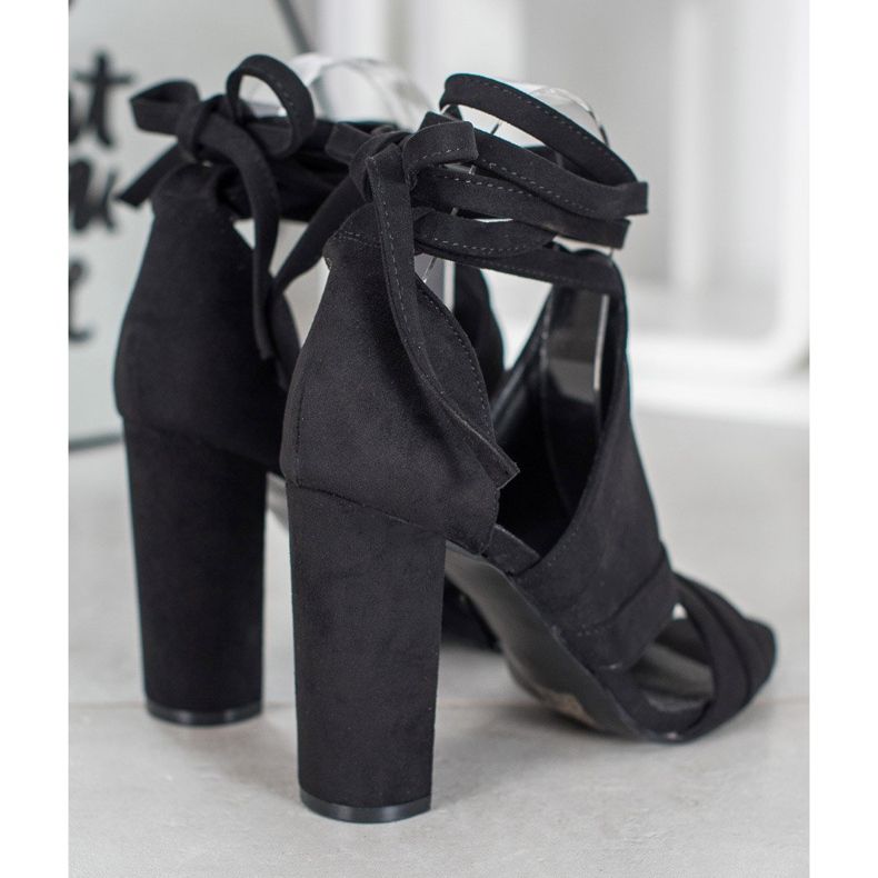 Seastar Sandale legate pe un post negru 1