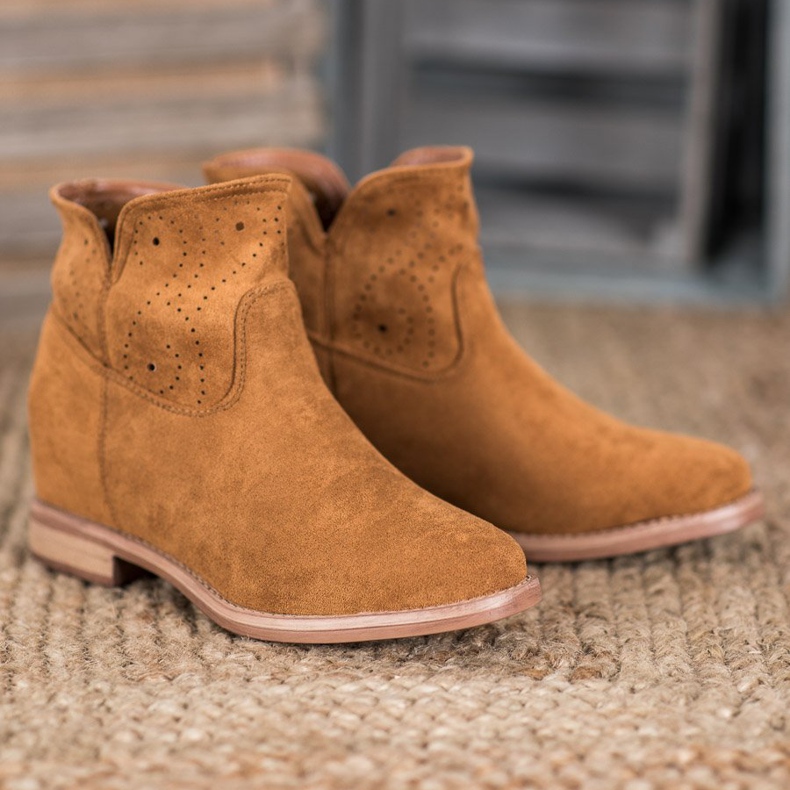 Seastar Cizme cu model ajurat maro 1 Seastar Cizme cu model ajurat maro 1