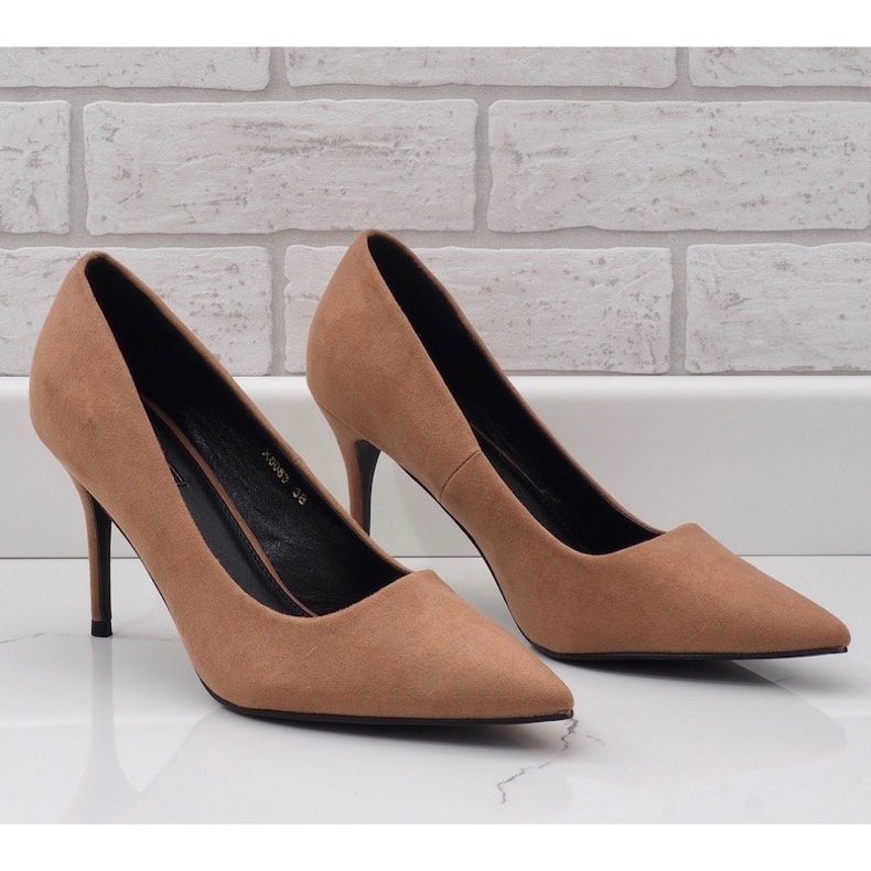 Tocuri bej din piele de căprioară clasică X8053 1 Tocuri bej din piele de căprioară clasică X8053 1