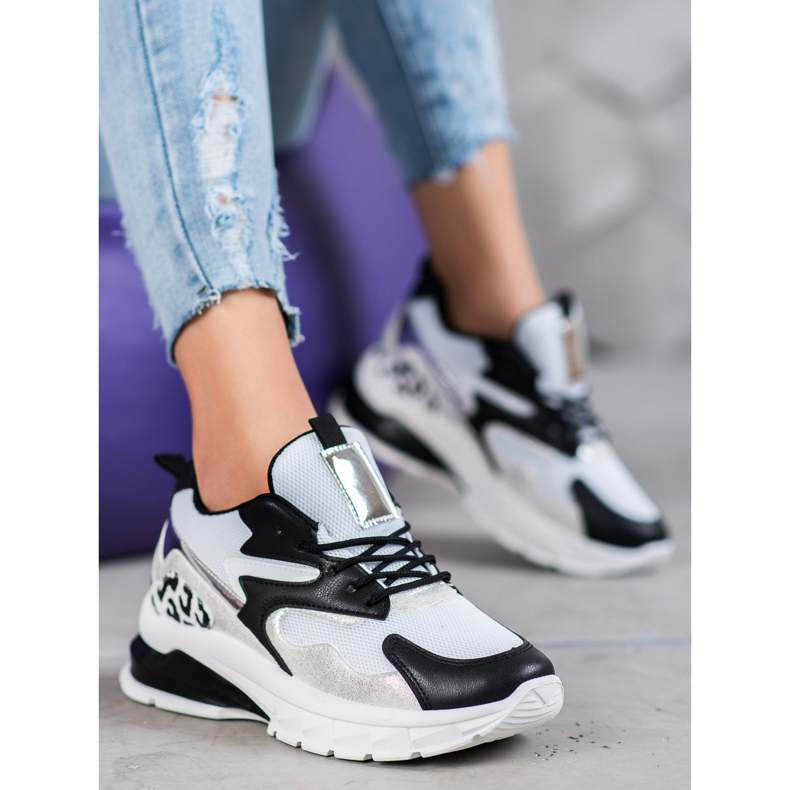 Ideal Shoes Adidași cu inserții negre alb negru 1