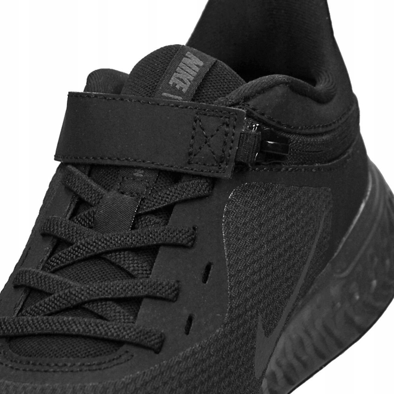 Pantofi Nike Revolution 5 FlyEase Wide M CJ9885-001 negru 2
