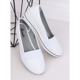 Balerini cu pană albă S81B001 Alb 2 Balerini cu pană albă S81B001 Alb 2