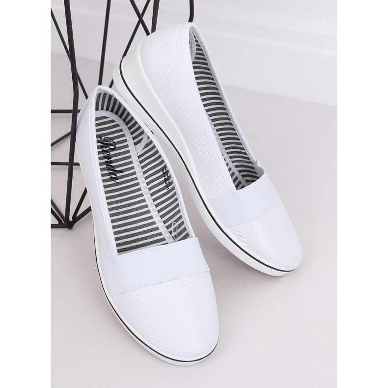 Balerini cu pană albă S81B001 Alb 2 Balerini cu pană albă S81B001 Alb 2