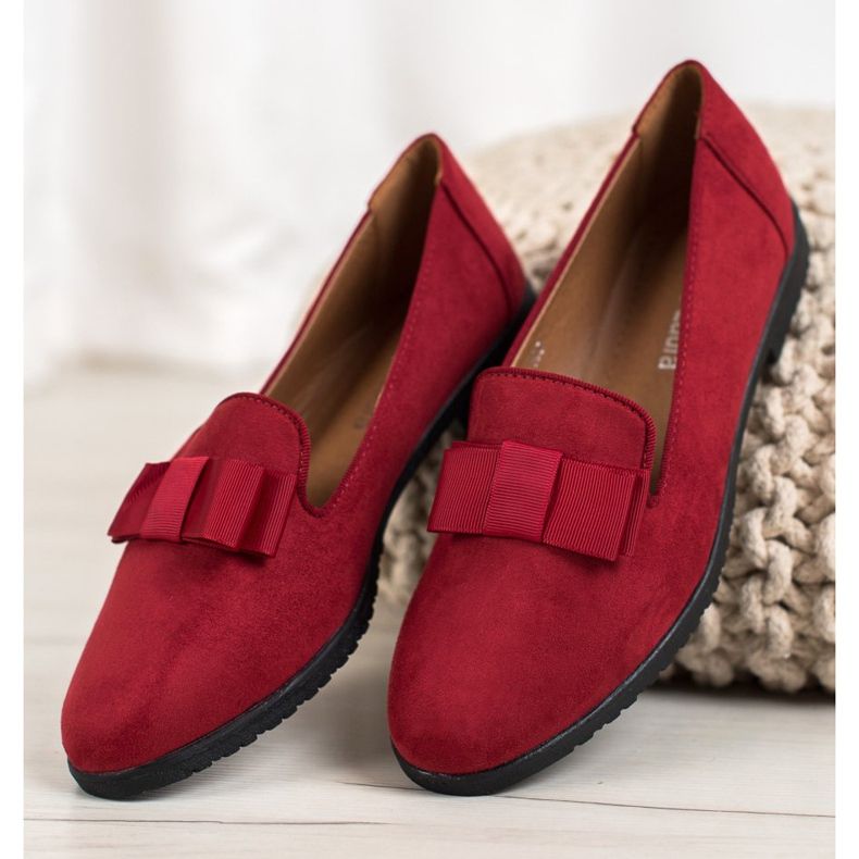 Miss Laura Domnii cu arc roșu 2