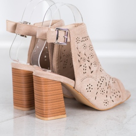 Mannika Sandale ajurate încorporate maro 1