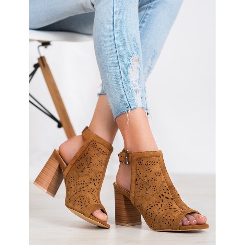 Mannika Sandale ajurate încorporate maro 1