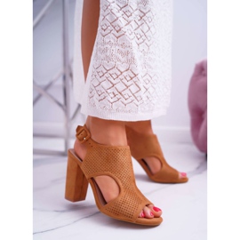 HAN Sandale de damă pe toc din piele de căprioară ajurată Camel HiBaby maro 1