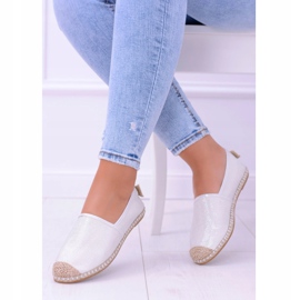 Espadrilele de damă Lu Boo White Slip On Brocade Miravet alb 1