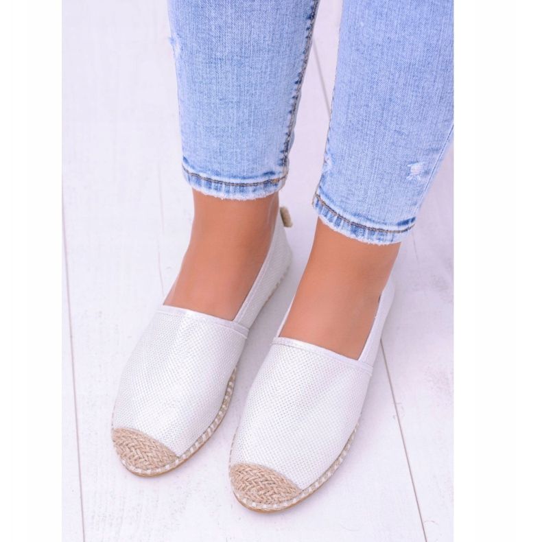 Espadrilele de damă Lu Boo White Slip On Brocade Miravet alb 2