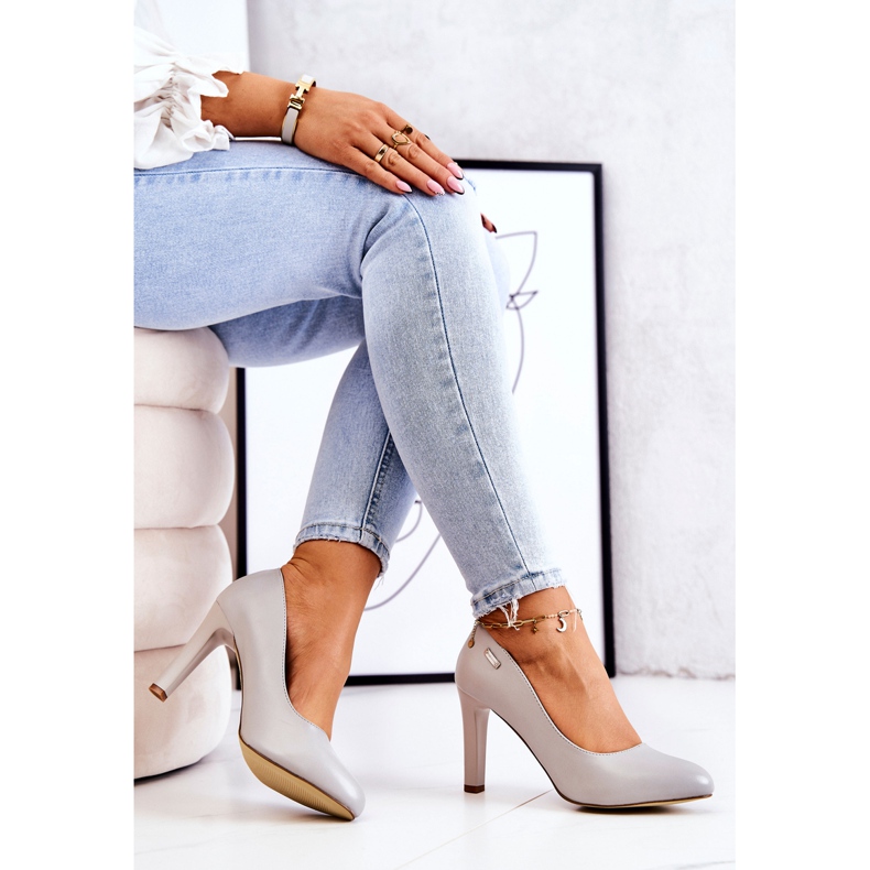 Pompe de femei pe Grey Post Sergio Leone gri 2