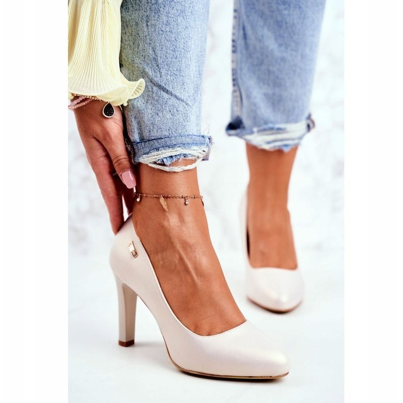 Pompe pentru femei Pearl Beige pe un stâlp Sergio Leone Campbell bej 1