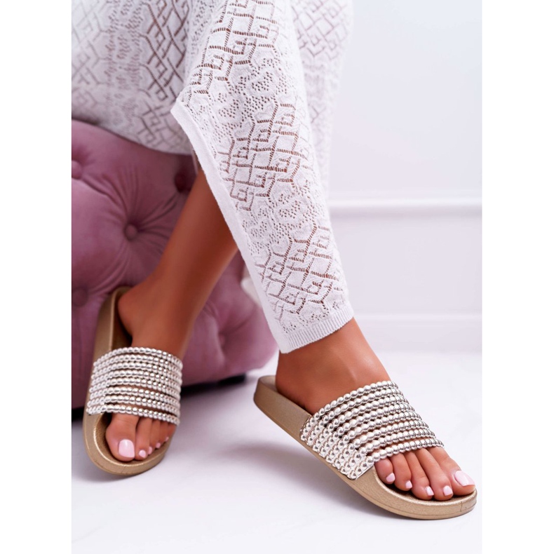 Papuci de damă cu margele de aur Elavi 1 Papuci de damă cu margele de aur Elavi 1