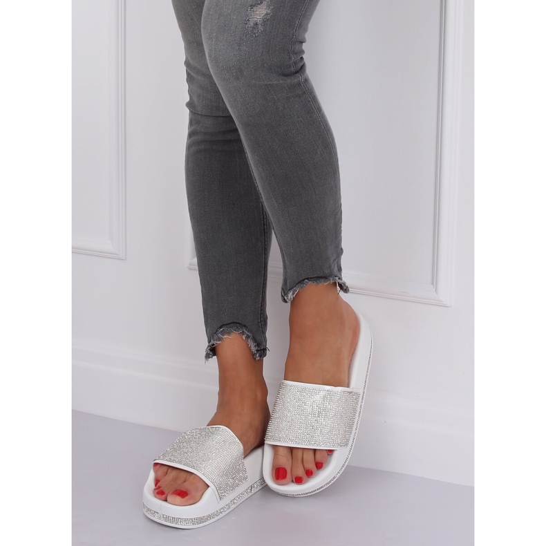 Papuci albi N-59 albi pe talpă groasă gri 2