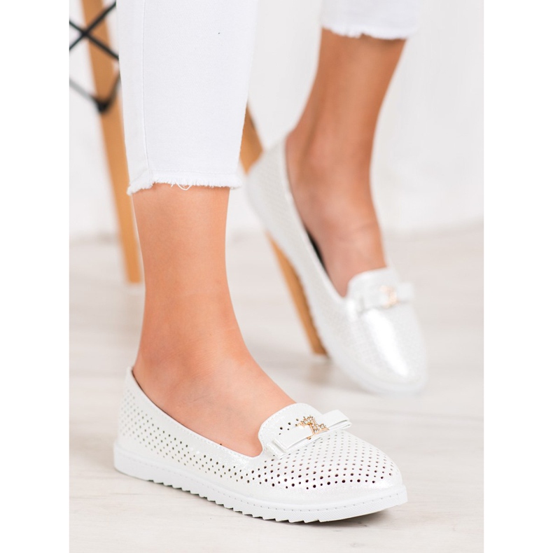 Weide Domnii ajurati cu ornament alb 1