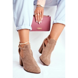 Cizme de damă cu toc piele de căprioară ajurată bej Morrena 2