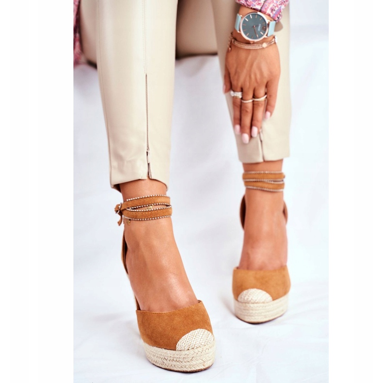 FB2 Sandale de damă pe o pană de lin Camel Canterola maro 1 FB2 Sandale de damă pe o pană de lin Camel Canterola maro 1