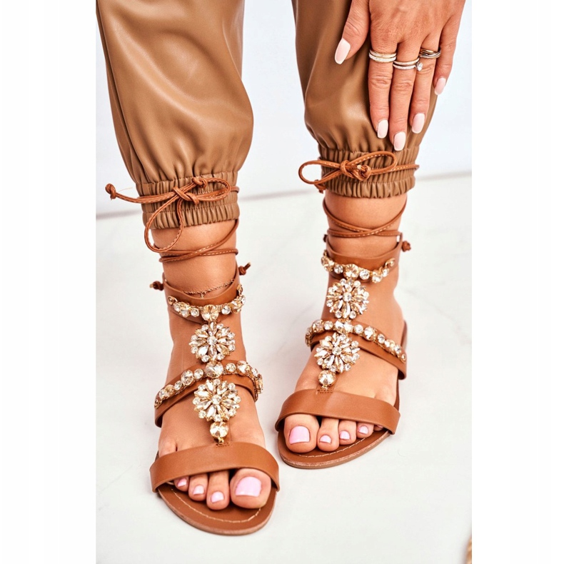 Sandale Gladiator pentru femei, cu cristale camel Hype maro 2 Sandale Gladiator pentru femei, cu cristale camel Hype maro 2
