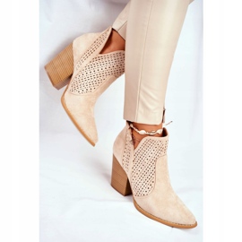 MSMG Cizme de damă pe toc de piele întoarsă ajurate nuanțe bej ușoare 1