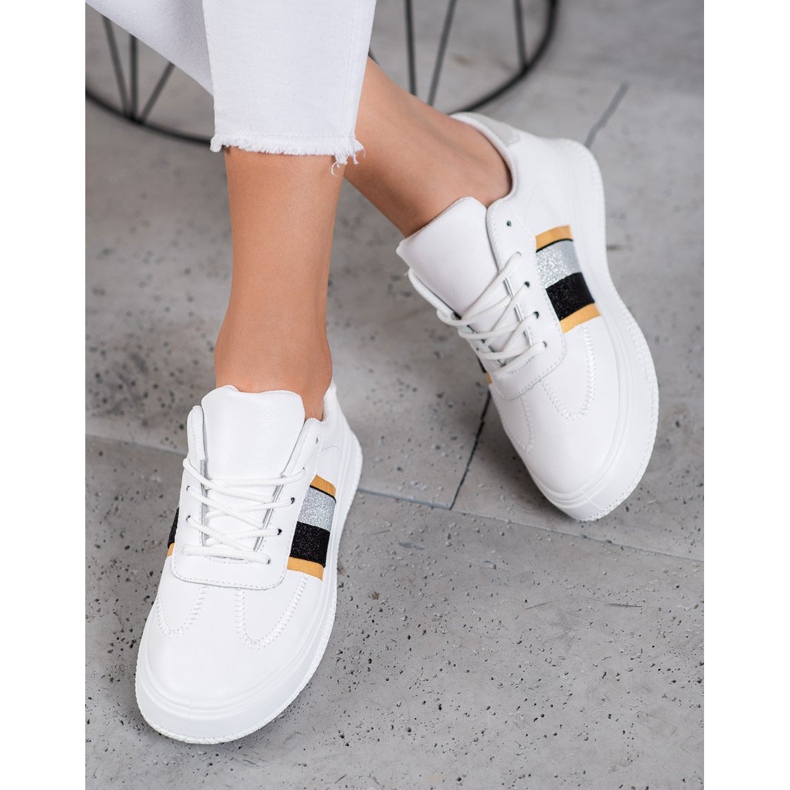 Small Swan Pantofi sport la modă alb 1 Small Swan Pantofi sport la modă alb 1