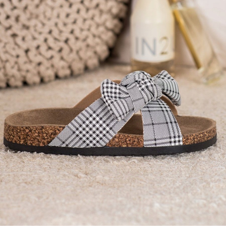 Papuci VINCEZA la modă alb negru 2