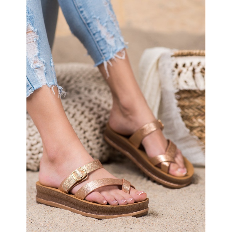 Comer Papuci pe platforma modei galben 1