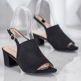 Small Swan Pantofi negri pe un bar negru 4
